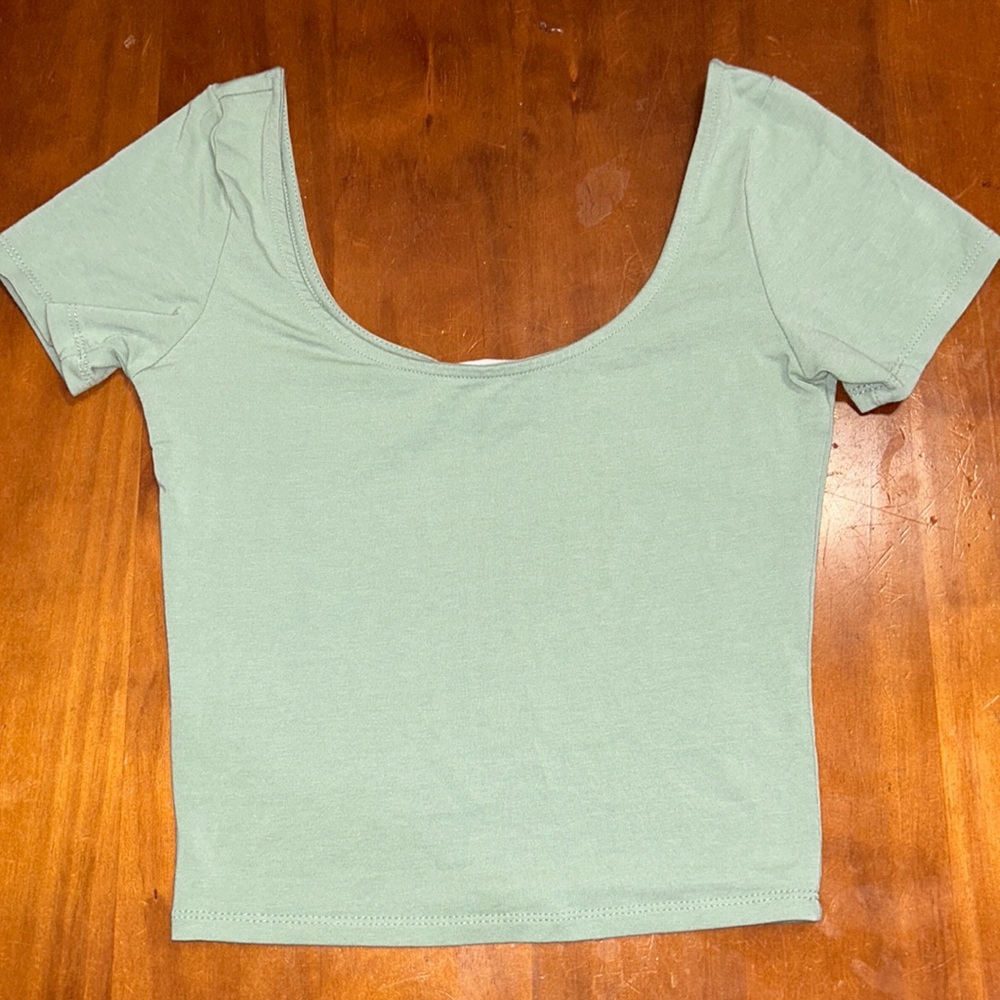 Cute mint green top